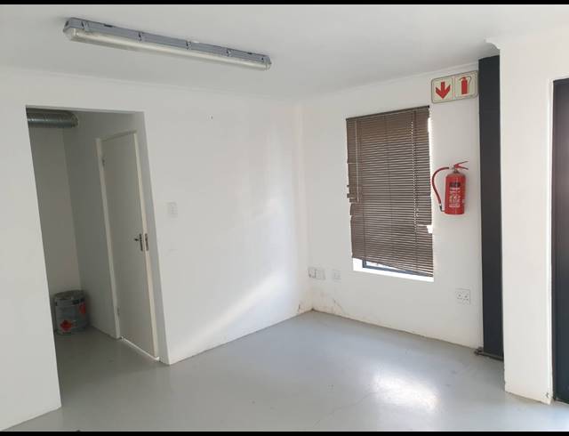 245M² WAREHOUSE TO LET IN RIVERGATE